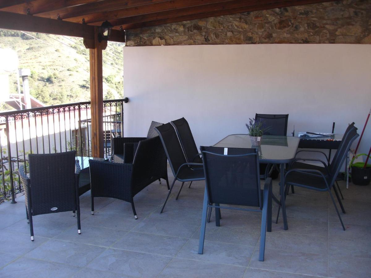 Love Holiday Suite 1 Tris Elies Εξωτερικό φωτογραφία
