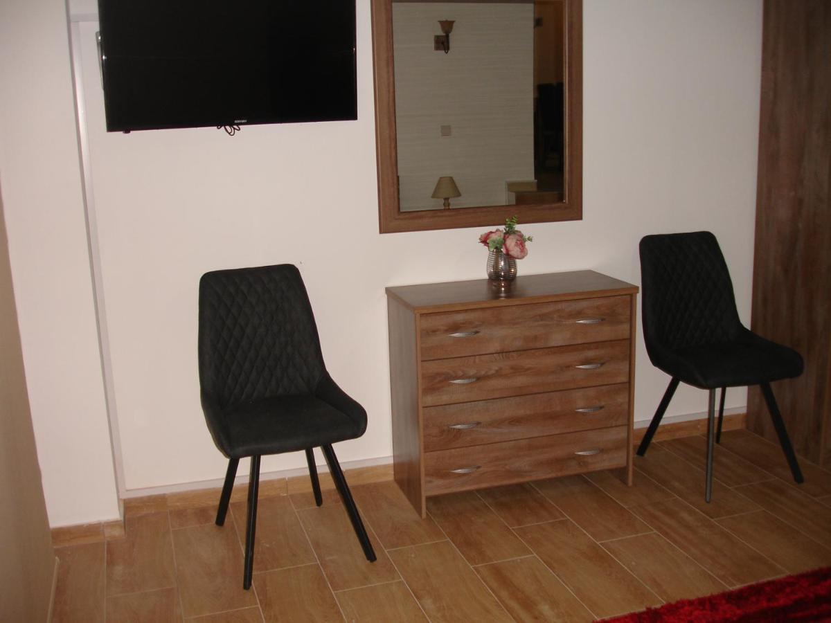 Love Holiday Suite 1 Tris Elies Εξωτερικό φωτογραφία