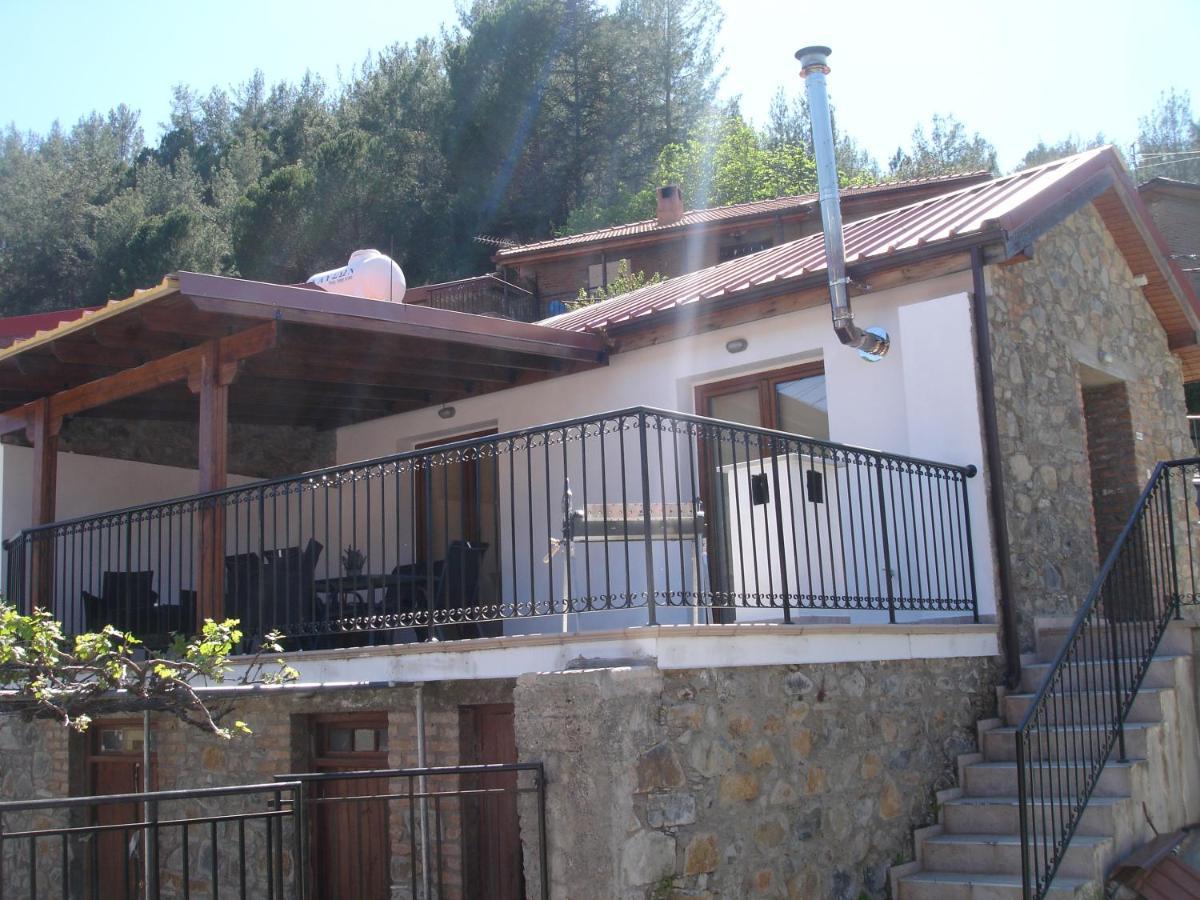 Love Holiday Suite 1 Tris Elies Εξωτερικό φωτογραφία
