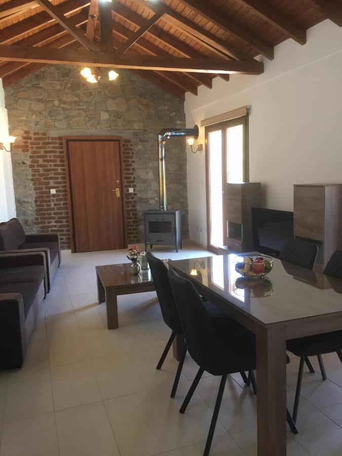 Love Holiday Suite 1 Tris Elies Εξωτερικό φωτογραφία