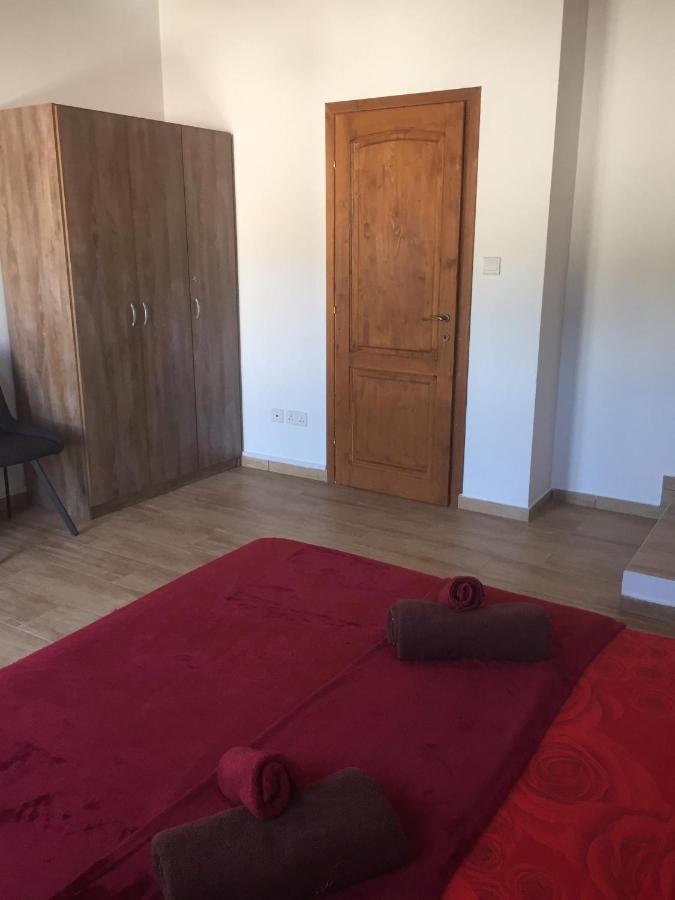 Love Holiday Suite 1 Tris Elies Εξωτερικό φωτογραφία